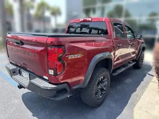 Chevrolet Colorado 2023 4x4 Trail Boss 4 puertas Crew Cab 5 pies. CA
