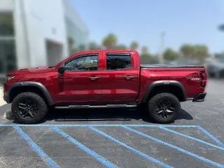 Chevrolet Colorado 2023 4x4 Trail Boss 4 puertas Crew Cab 5 pies. CA