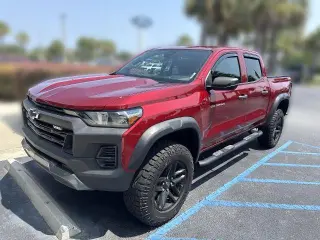 Chevrolet Colorado 2023 4x4 Trail Boss 4 puertas Crew Cab 5 pies. CA