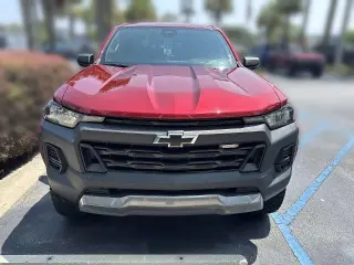 Chevrolet Colorado 2023 4x4 Trail Boss 4 puertas Crew Cab 5 pies. CA