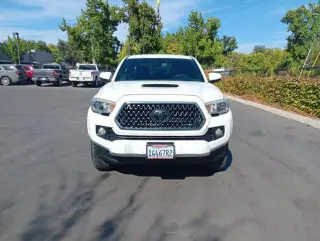 Toyota Tacoma 2019 4x2 TRD Sport 4dr Cabina Doble 5.0 pies SB