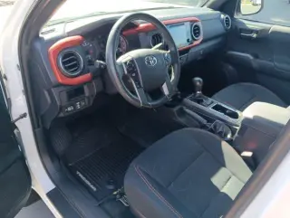 Toyota Tacoma 2019 4x2 TRD Sport 4dr Cabina Doble 5.0 pies SB