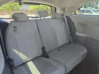 Toyota Sienna 2022 LE Minivan para 8 Pasajeros