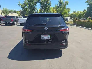 Toyota Sienna 2022 LE Minivan para 8 Pasajeros