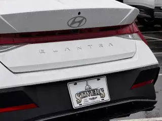 Hyundai ELANTRA 2025 SE 4p Sedan
