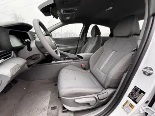 Hyundai ELANTRA 2025 SE 4p Sedan
