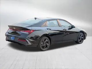 Hyundai ELANTRA 2026 SEL Sport 4p Sedan