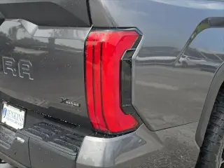 Toyota Tundra 2025 4x2 SR5 4p CrewMax Cabina Pickup SB