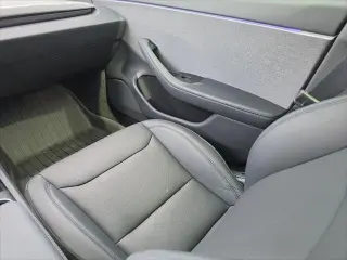 Tesla Model 3 2025 Long Range 4p Fastback