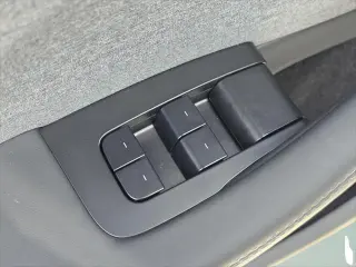 Tesla Model 3 2025 Long Range 4p Fastback