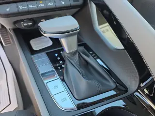 Hyundai ELANTRA 2026 SEL Sport Premium Sedán de 4 puertas