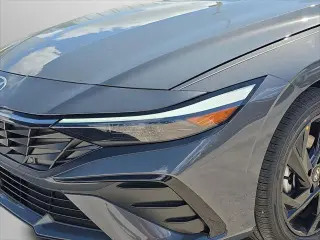 Hyundai ELANTRA 2026 SEL Sport Premium Sedán de 4 puertas