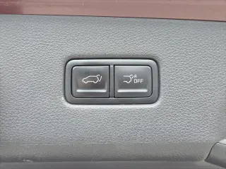 Kia Carnival 2022 SX Miniván de 4 puertas