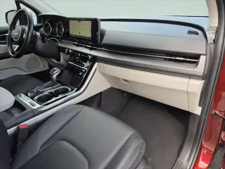 Kia Carnival 2022 SX Miniván de 4 puertas