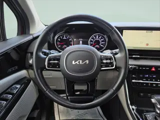 Kia Carnival 2022 SX Miniván de 4 puertas