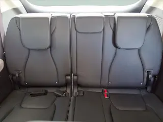 Kia Carnival 2022 SX Miniván de 4 puertas