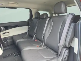 Kia Carnival 2022 SX Miniván de 4 puertas