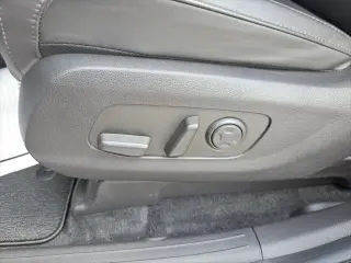 Kia Carnival 2022 SX Miniván de 4 puertas