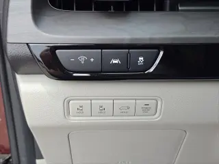 Kia Carnival 2022 SX Miniván de 4 puertas