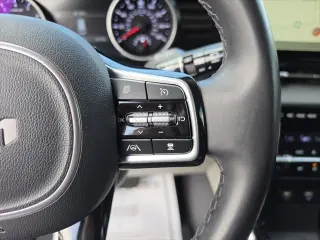 Kia Carnival 2022 SX Miniván de 4 puertas
