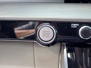 Kia Carnival 2022 SX Miniván de 4 puertas
