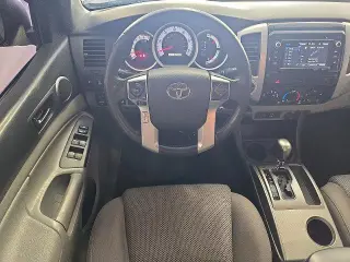 Toyota Tacoma 2015 4x4 V6 Cabina Doble 5.0 pies caja corta 6 marchas