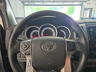 Toyota Tacoma 2015 4x4 V6 Cabina Doble 5.0 pies caja corta 6 marchas