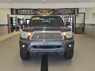 Toyota Tacoma 2015 4x4 V6 Cabina Doble 5.0 pies caja corta 6 marchas