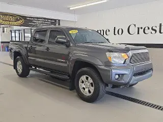 Toyota Tacoma 2015 4x4 V6 Cabina Doble 5.0 pies caja corta 6 marchas