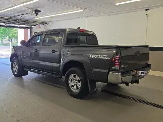 Toyota Tacoma 2015 4x4 V6 Cabina Doble 5.0 pies caja corta 6 marchas
