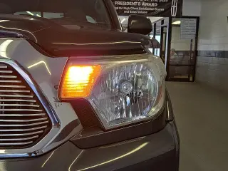 Toyota Tacoma 2015 4x4 V6 Cabina Doble 5.0 pies caja corta 6 marchas