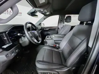 Chevrolet Silverado 1500 2023 4x4 LT 4p Crew Cab 5.8 pies CB con 1LT