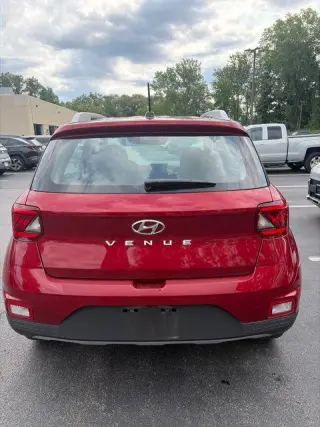 Hyundai VENUE 2024 SEL Crossover de 4 puertas