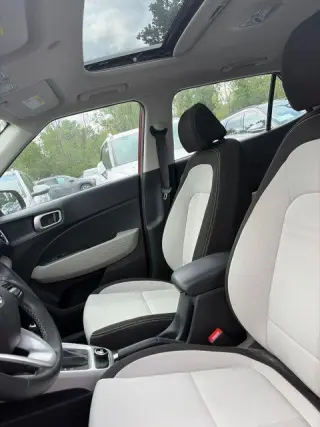 Hyundai VENUE 2024 SEL Crossover de 4 puertas