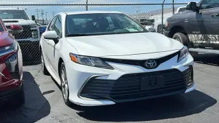 Toyota Camry 2023 LE Sedán de 4 puertas