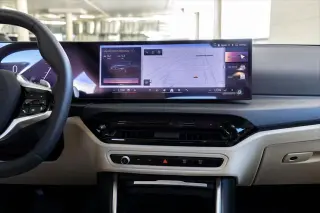 Sedán de 4 puertas BMW Serie 3 2026 330i