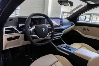 Sedán de 4 puertas BMW Serie 3 2026 330i
