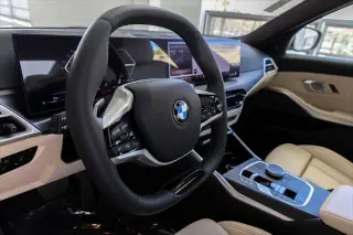 Sedán de 4 puertas BMW Serie 3 2026 330i