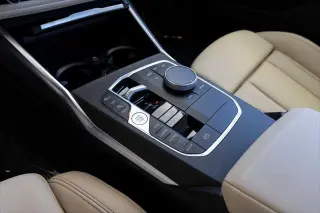 Sedán de 4 puertas BMW Serie 3 2026 330i