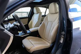 Sedán de 4 puertas BMW Serie 3 2026 330i