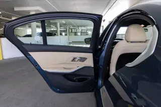 Sedán de 4 puertas BMW Serie 3 2026 330i
