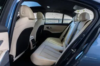 Sedán de 4 puertas BMW Serie 3 2026 330i
