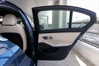 Sedán de 4 puertas BMW Serie 3 2026 330i