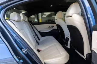 Sedán de 4 puertas BMW Serie 3 2026 330i