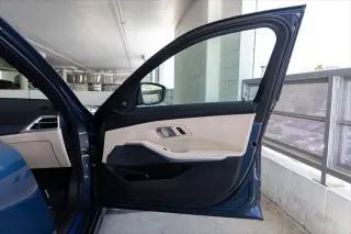 Sedán de 4 puertas BMW Serie 3 2026 330i