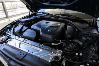 Sedán de 4 puertas BMW Serie 3 2026 330i