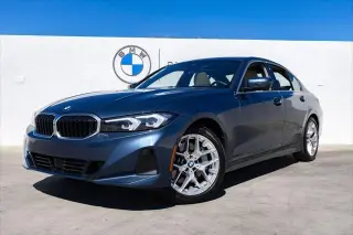 Sedán de 4 puertas BMW Serie 3 2026 330i