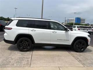 Jeep Grand Cherokee L 2023 4x4 Laredo SUV 4p.