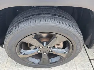 Jeep Grand Cherokee L 2023 4x4 Laredo SUV 4p.