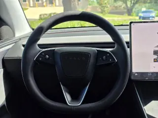 Tesla Model Y 2026 AWD Long Range 4p Crossover